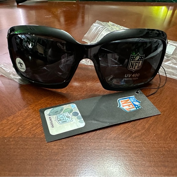 NWT NEW ORLEANS SAINTS OFFICIAL NFL SUNGLASSES - Picture 1 of 2